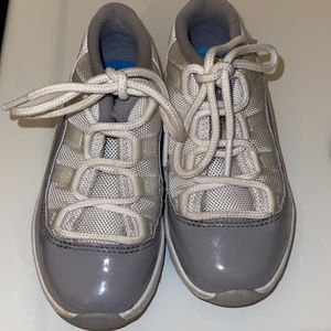 Jordan low 11